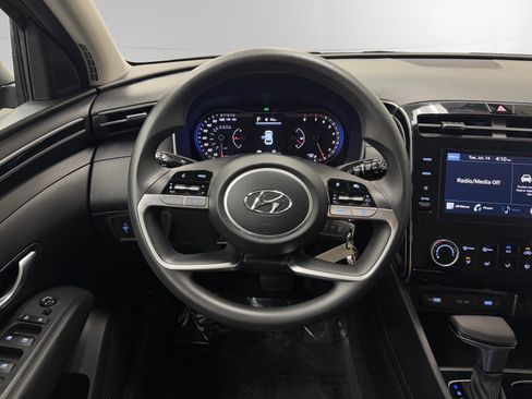 Used 2023 Hyundai Tucson SE AWD/4WD image 12