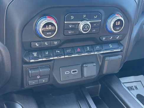 Used 2022 GMC Sierra 2500 AT4 w/ AT4 Premium Plus Package AWD/4WD image 36
