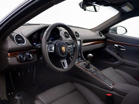 Certified 2025 Porsche 718 Cayman S RWD image 4