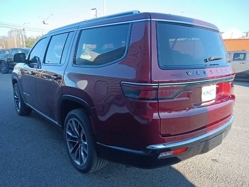 Used 2022 Jeep Wagoneer Series III w/ Premium Group I image 5