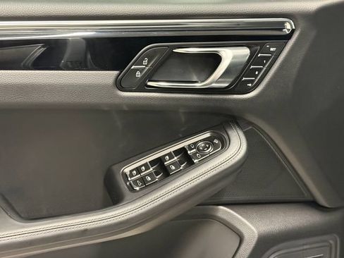 Certified 2026 Porsche Macan w/ Premium Package Plus AWD/4WD image 37