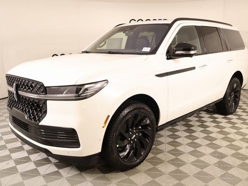 New 2025 Lincoln Navigator Reserve w/ Jet Appearance Package image 10