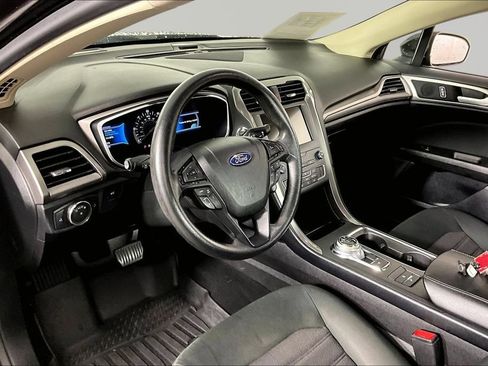 Used 2020 Ford Fusion SE FWD image 14
