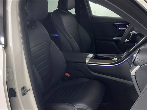 Certified 2025 Mercedes-Benz GLC 300 4MATIC image 7