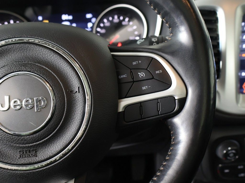 Used 2020 Jeep Compass Limited w/ Premium Lighting Group AWD/4WD image 40