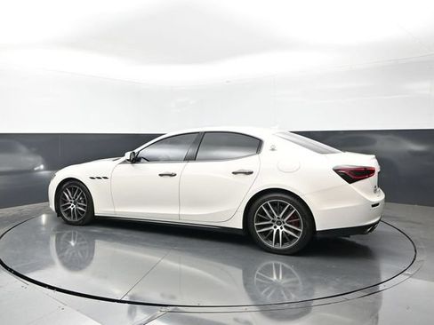 Used 2015 Maserati Ghibli S Q4 AWD/4WD image 2
