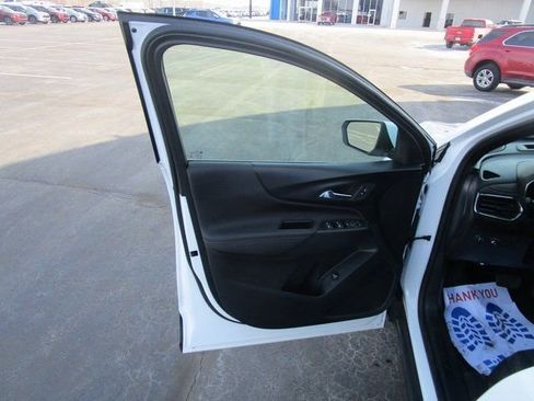 Used 2022 Chevrolet Equinox RS image 16