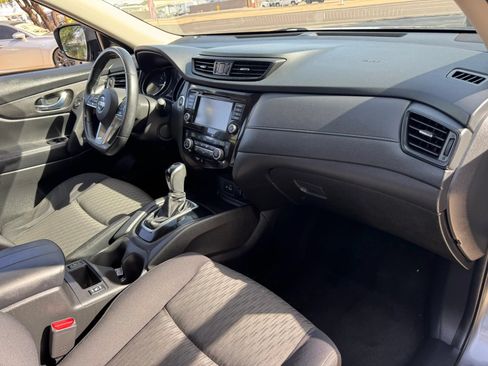 Used 2018 Nissan Rogue SV AWD/4WD image 34