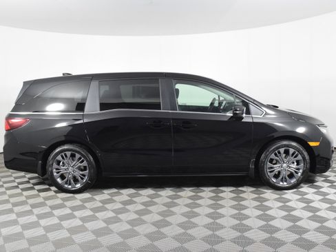 New 2026 Honda Odyssey Touring image 5