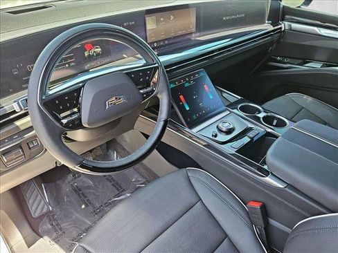Used 2025 Cadillac Escalade Sport AWD/4WD image 11
