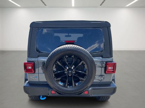 Used 2023 Jeep Wrangler Unlimited Sahara w/ Cold Weather Group AWD/4WD image 5