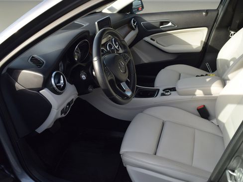 Used 2016 Mercedes-Benz GLA 250 4MATIC image 9