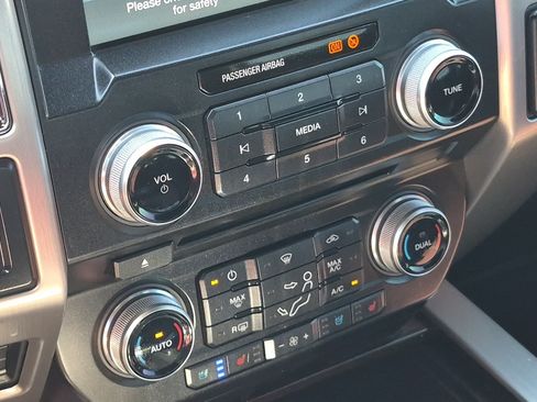 Used 2017 Ford F350 Platinum w/ Platinum Ultimate Package AWD/4WD image 25