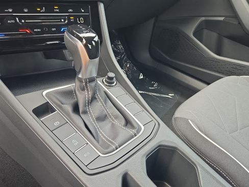 Used 2026 Volkswagen Jetta Sport FWD image 29