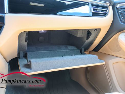 Used 2023 Porsche Macan AWD/4WD image 39