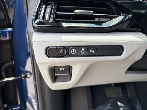 Used 2024 Acura MDX FWD w/ Technology Package image 16