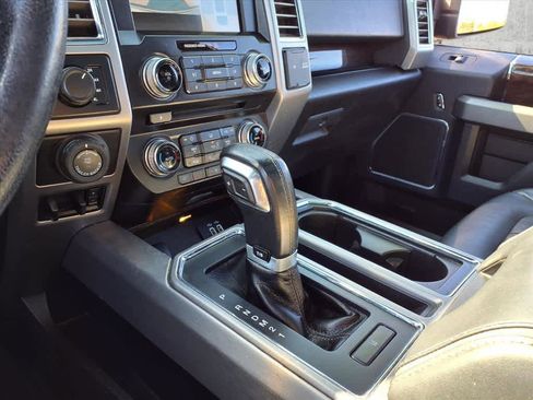 Used 2016 Ford F150 Platinum w/ Equipment Group 701A Luxury image 21