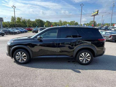 Used 2023 Nissan Pathfinder SL w/ Black Appearance Package AWD/4WD image 30