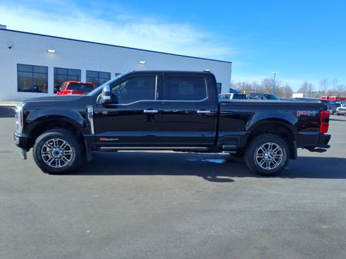 Used 2024 Ford F250 Limited w/ FX4 Off-Road Package image 2