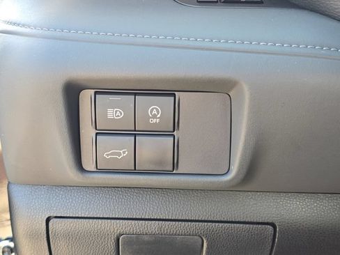 Used 2024 Toyota Highlander XLE AWD/4WD image 31