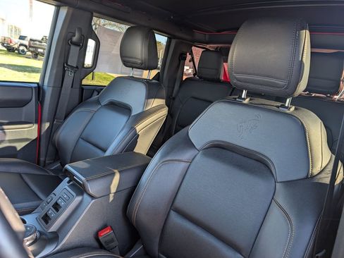 Used 2024 Ford Bronco Badlands AWD/4WD image 16