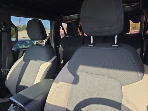 Used 2022 Ford Bronco Wildtrak image 22