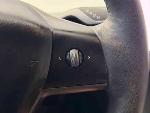 Used 2024 Tesla Model Y Long Range AWD/4WD image 27