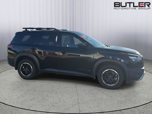Used 2023 Nissan Pathfinder Rock Creek AWD/4WD image 7