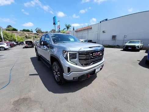 Used 2023 GMC Sierra 1500 AT4 w/ AT4 Premium Package AWD/4WD image 2