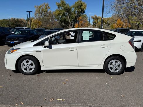 Used 2010 Toyota Prius Five image 3