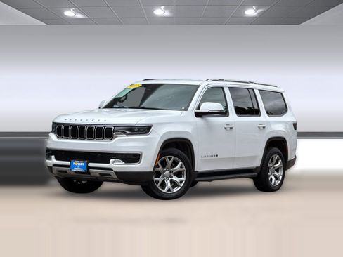 Used 2022 Jeep Wagoneer Series II AWD/4WD image 2