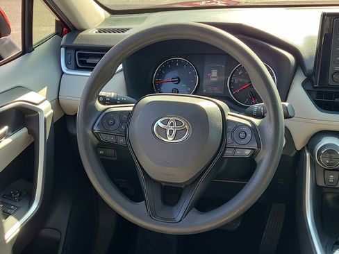 Used 2019 Toyota RAV4 XLE image 15