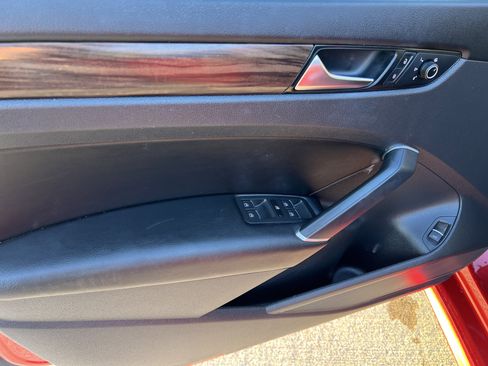 Certified 2022 Volkswagen Passat 2.0T image 13