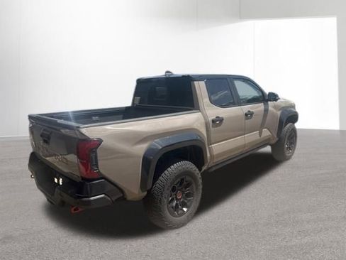 Used 2025 Toyota Tacoma TRD Pro AWD/4WD image 13