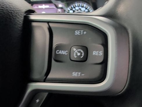 Used 2021 RAM 1500 Big Horn AWD/4WD image 17