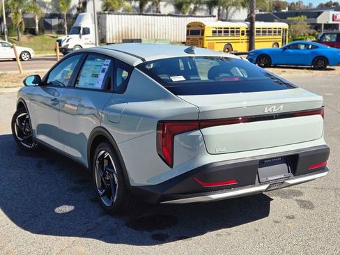 New 2026 Kia K4 EX image 10