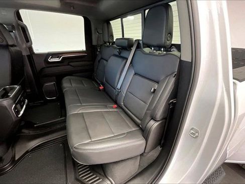 Used 2025 GMC Sierra 3500 Denali w/ Denali Reserve Package AWD/4WD image 19