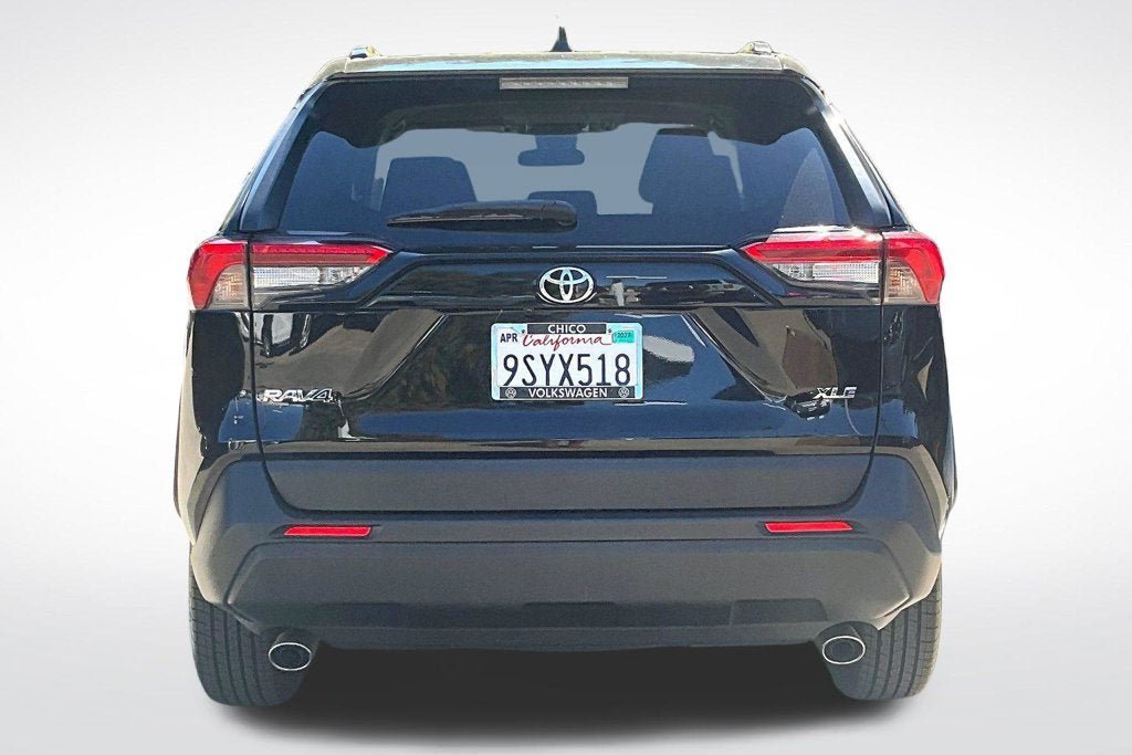 Used 2022 Toyota RAV4 XLE FWD image 3