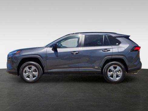 Used 2024 Toyota RAV4 LE AWD/4WD image 7