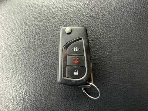 Used 2023 Toyota RAV4 LE AWD/4WD image 25