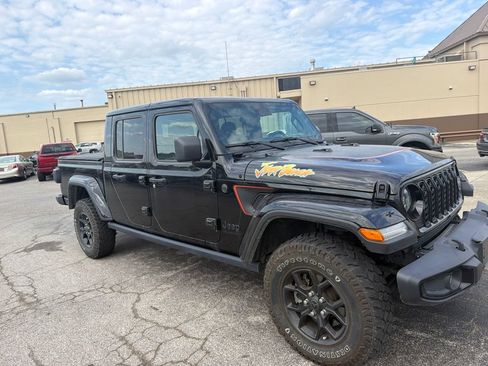 Used 2024 Jeep Gladiator Sport AWD/4WD image 7