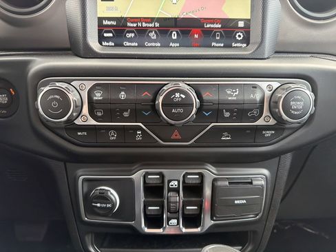 Used 2021 Jeep Gladiator Sport AWD/4WD image 26