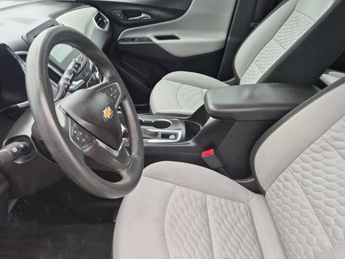 Used 2018 Chevrolet Equinox LS FWD image 17