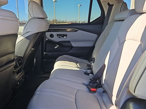 Used 2023 Honda Pilot Elite image 11