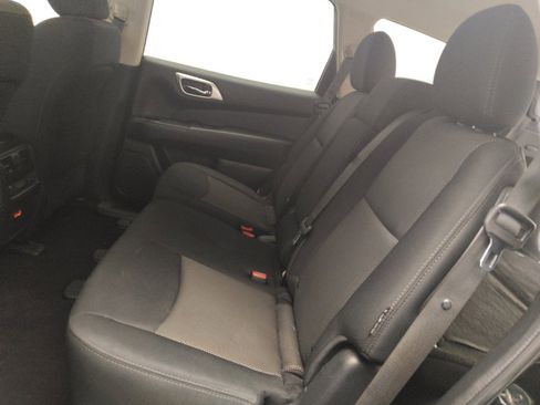 Used 2020 Nissan Pathfinder S FWD image 18