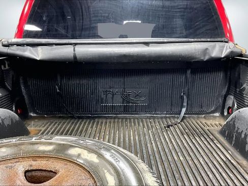 Used 2004 Chevrolet Silverado 1500 4x4 Crew Cab image 8