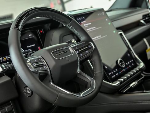 New 2026 GMC Yukon Denali w/ Denali Reserve Package AWD/4WD image 9