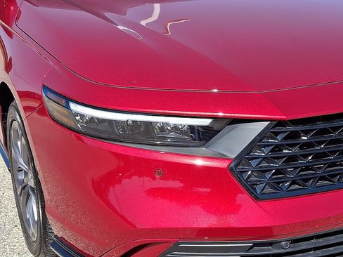 Used 2025 Honda Accord EX-L image 9