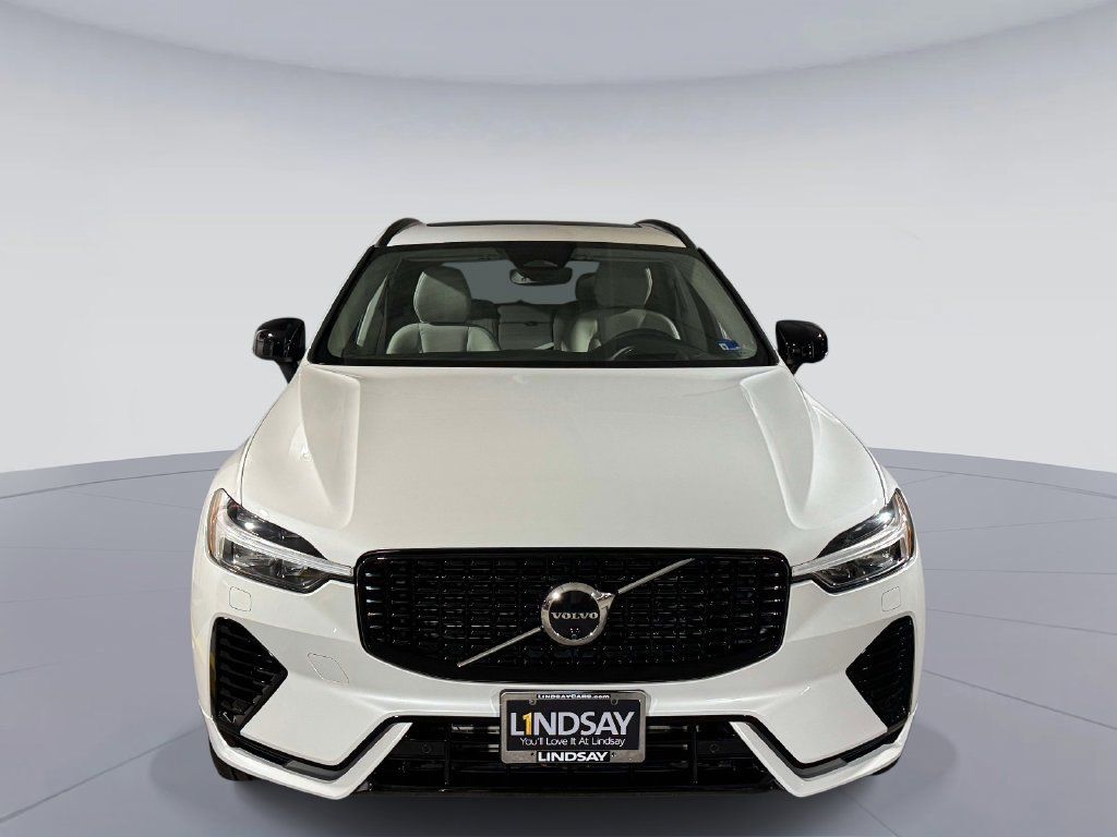 Used 2024 Volvo XC60 T8 Ultimate w/ Protection Package Premier AWD/4WD image 2