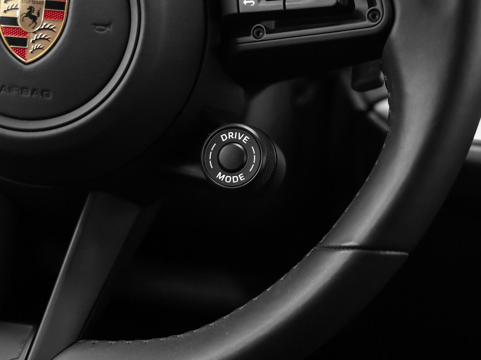 Certified 2025 Porsche Cayenne E-Hybrid AWD/4WD image 35